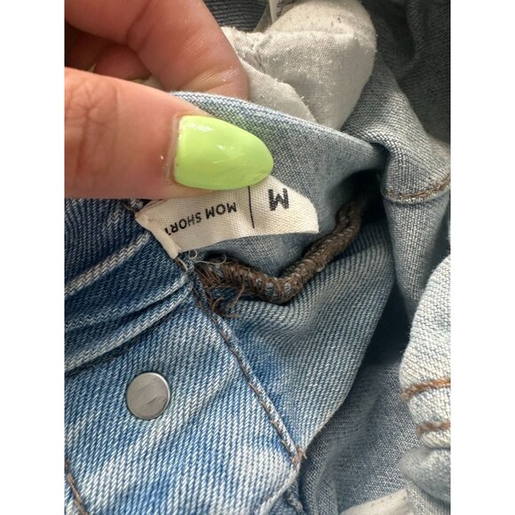 PAC SUN Women's Light Wash Mom Denim Shorts Size Medium - Picture 3 of 5